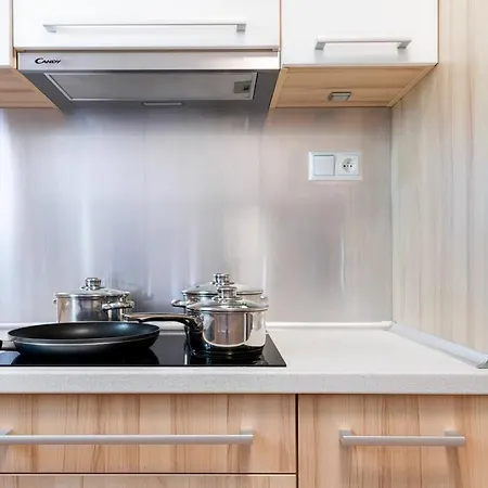 Family-friendly With 34m2 Terrace In City Center, Direct Line - Main Bus & Train Station 公寓 *