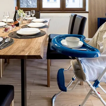 Family-friendly With 34m2 Terrace In City Center, Direct Line - Main Bus & Train Station 布拉迪斯拉发